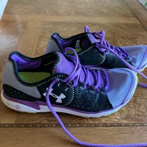 Under Armour Micro G kicks